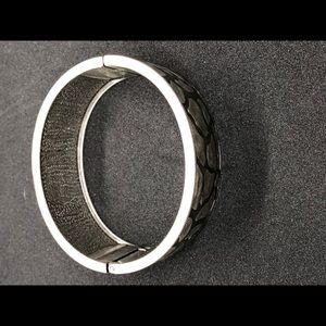 Premier Designs Jewelry - Premier Designs hinged bracelet Premier Designs Jewelry - Premier Designs hinged bracelet